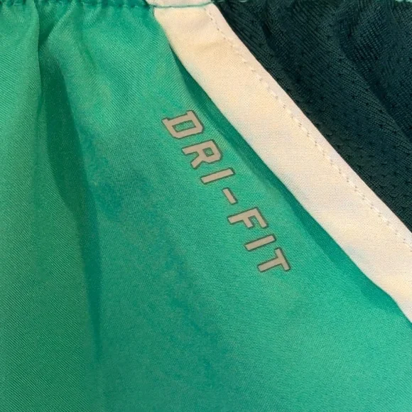 Nike Dri Fit Running Short for women’s sz Medium - Picture 7 of 9